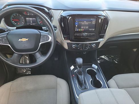 Used 2023 Chevrolet Traverse LS image 10