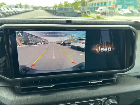 New 2025 Jeep Gladiator Sport image 17