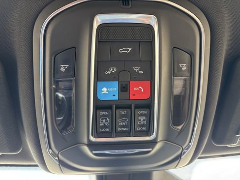 Used 2024 Jeep Grand Cherokee L Limited w/ Luxury Tech Group II image 20