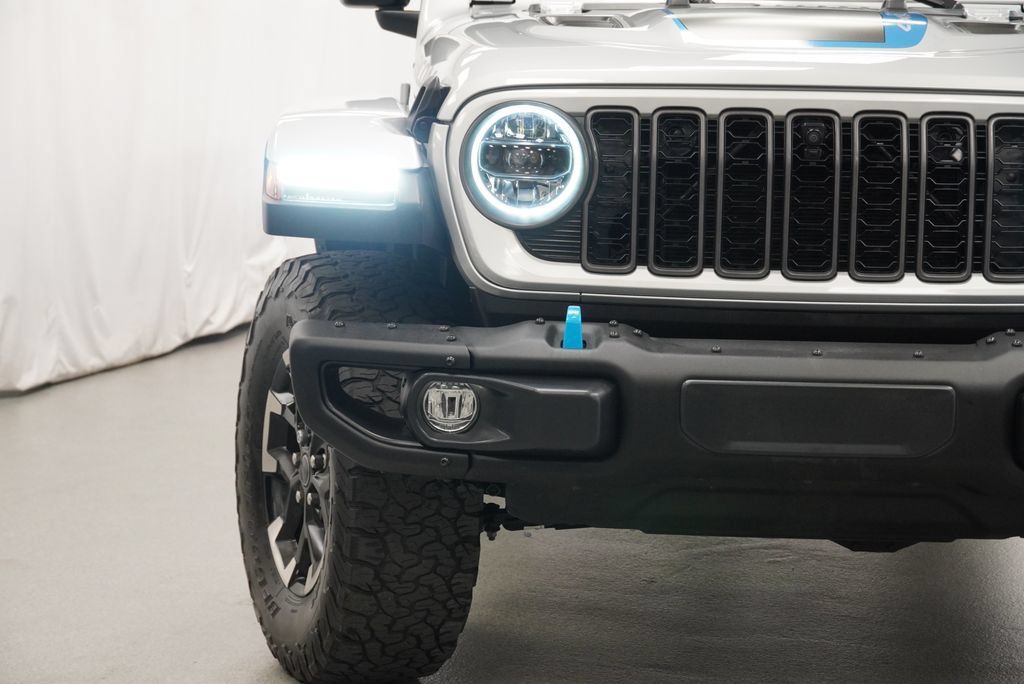 Used 2024 Jeep Wrangler Unlimited Rubicon 4xe AWD/4WD image 10