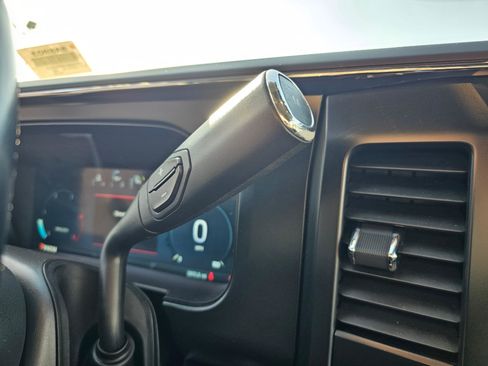 Used 2023 Ford F350 Lariat image 23