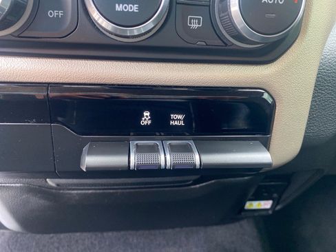 Used 2019 RAM 1500 Laramie image 14