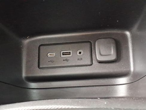 Used 2020 Chevrolet Equinox LT w/ Midnight Edition FWD image 23