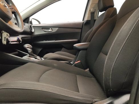 Used 2019 Kia Forte LXS FWD image 17
