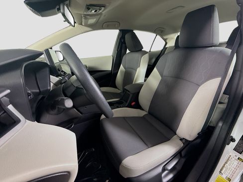 Used 2025 Toyota Corolla LE w/ Convenience Package FWD image 22