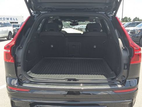 Used 2024 Volvo XC60 B5 Ultimate w/ Protection Package Premier AWD/4WD image 26