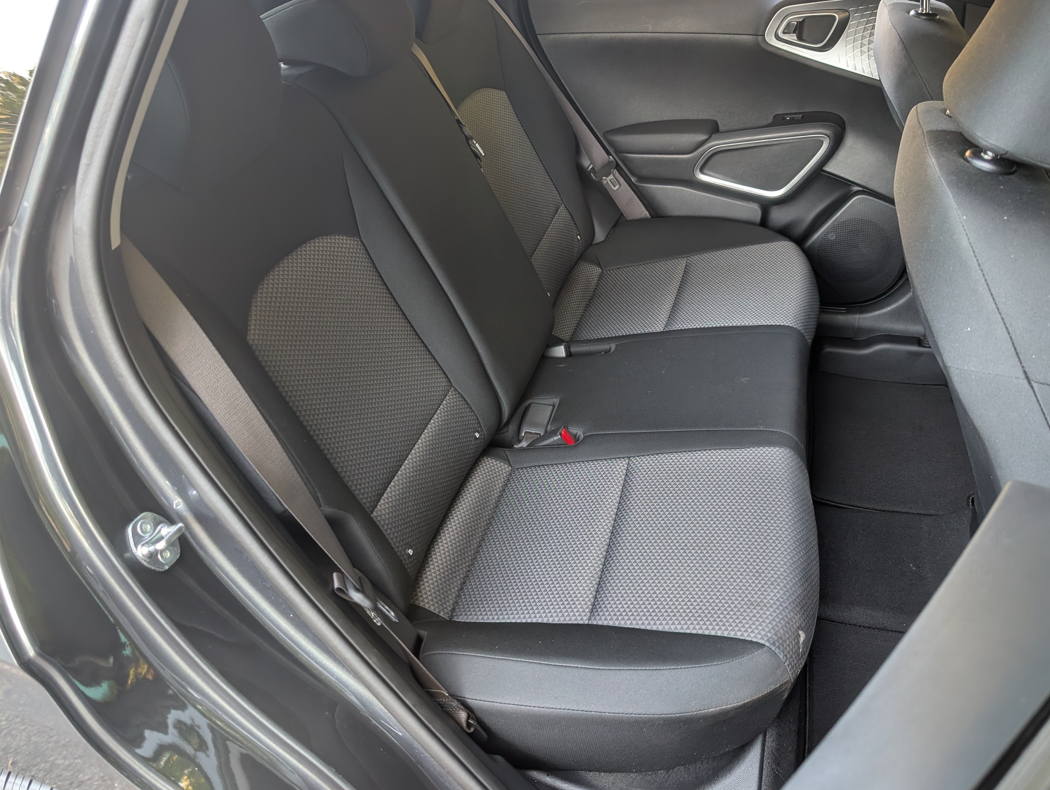 Used 2025 Kia Soul LX w/ LX Technology Package FWD image 18