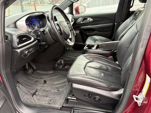 Used 2020 Chrysler Pacifica Touring-L w/ Advanced Safetytec Group image 15