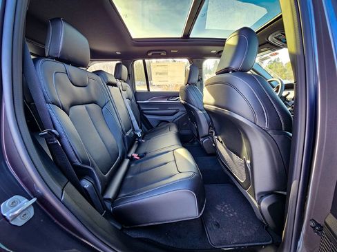 New 2025 Jeep Grand Cherokee Limited image 41