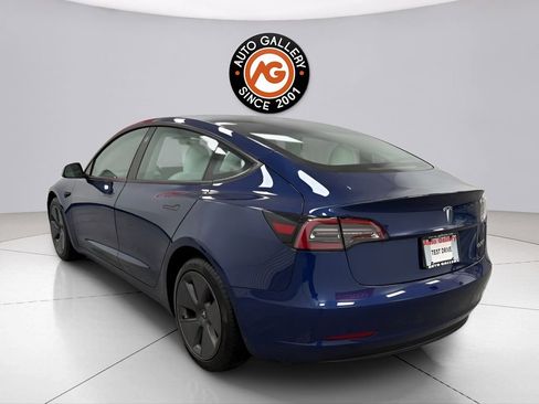 Used 2023 Tesla Model 3 Standard Range image 5