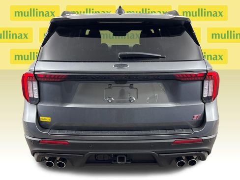 Certified 2025 Ford Explorer ST image 32