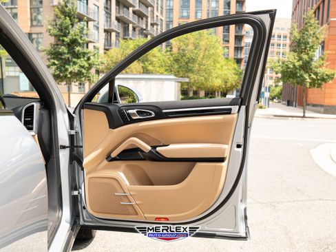 Used 2017 Porsche Cayenne S Platinum w/ Premium Package Plus (Pjy) image 49