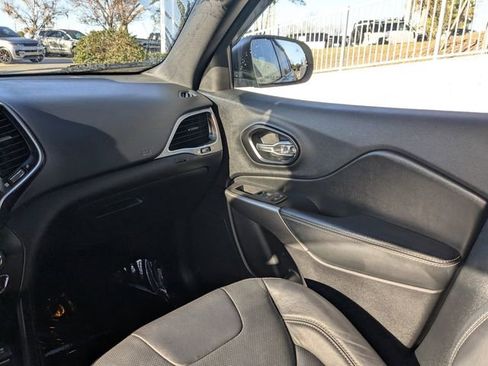 Used 2021 Jeep Cherokee Latitude Lux 80th Anniv w/ Quick Order Package 26U 80TH image 14