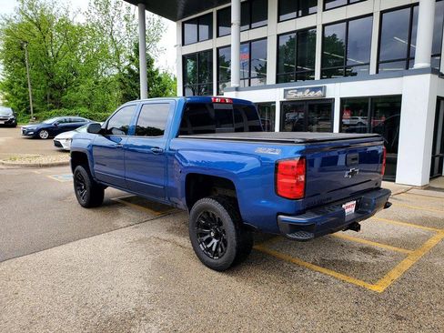 Used 2018 Chevrolet Silverado 1500 LT w/ LPO, Black Pack AWD/4WD image 7
