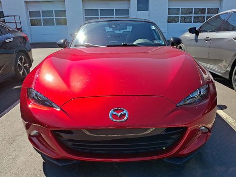 Used 2021 MAZDA MX-5 Miata Sport image 2