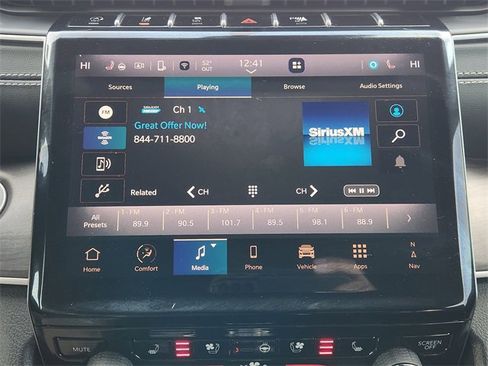 Used 2024 Jeep Grand Cherokee L Limited w/ Luxury Tech Group II image 18