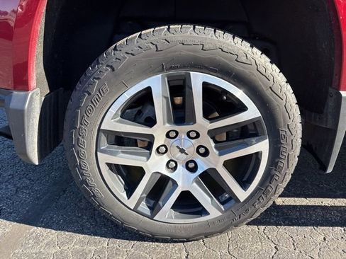 Used 2023 Chevrolet Colorado Z71 w/ Z71 Convenience Package 2 image 12