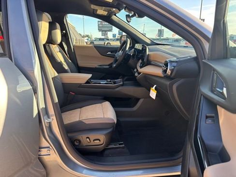 New 2026 Chevrolet Equinox ACTIV w/ Convenience Package III FWD image 17