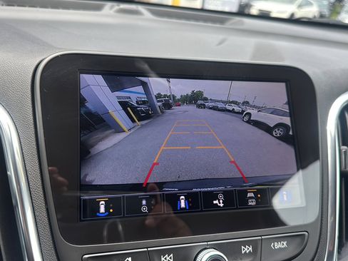 Used 2023 Chevrolet Equinox LT FWD image 36