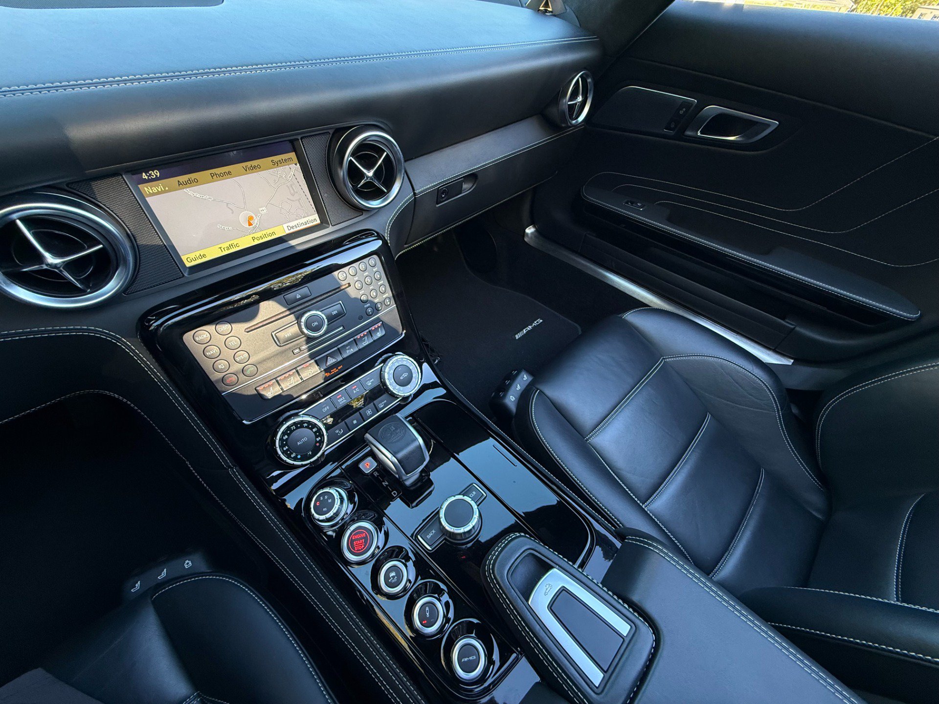 Used 2012 Mercedes-Benz SLS AMG Roadster image 33