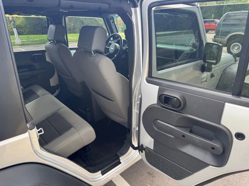 Used 2010 Jeep Wrangler Unlimited Sport image 13