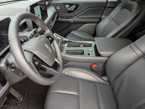 New 2025 Lincoln Aviator 2WD w/ Jet Appearance Package image 9