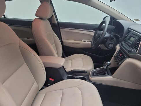 Used 2017 Hyundai Elantra SE FWD image 21