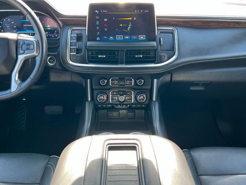 Used 2023 Chevrolet Suburban Premier AWD/4WD image 14