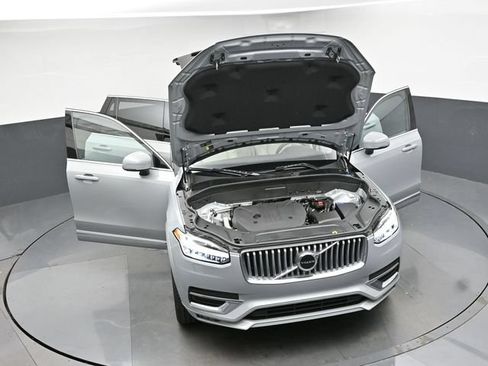 Used 2024 Volvo XC90 B5 Core w/ Protection Package Premier AWD/4WD image 47