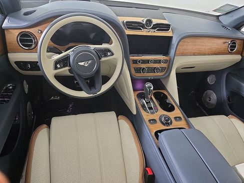 Used 2023 Bentley Bentayga Plug-In Hybrid AWD/4WD image 12