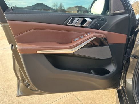 Used 2023 BMW X7 xDrive40i w/ M Sport Package image 9