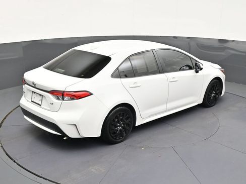 Used 2021 Toyota Corolla LE FWD image 16