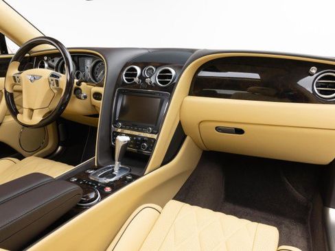 Used 2015 Bentley Flying Spur W12 image 2