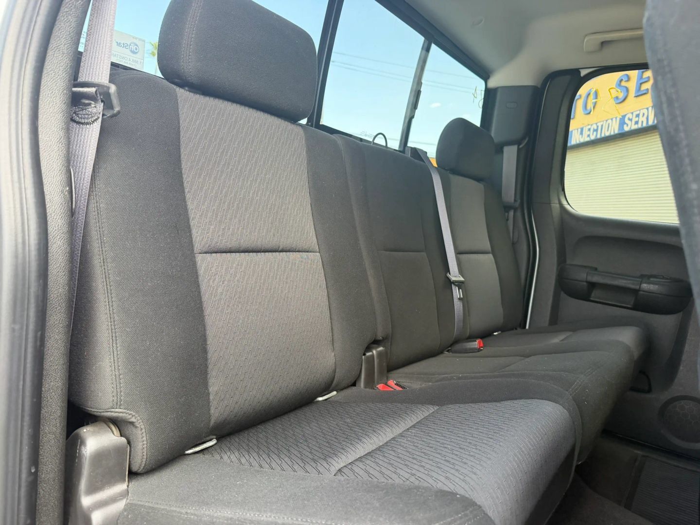 Used 2011 GMC Sierra 2500 SLE w/ SLE Preferred Package AWD/4WD image 17