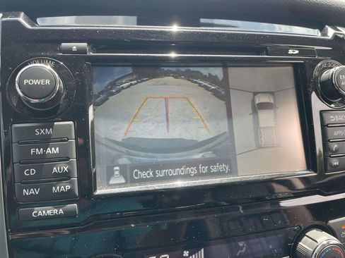 Used 2017 Nissan Titan Platinum Reserve AWD/4WD image 26