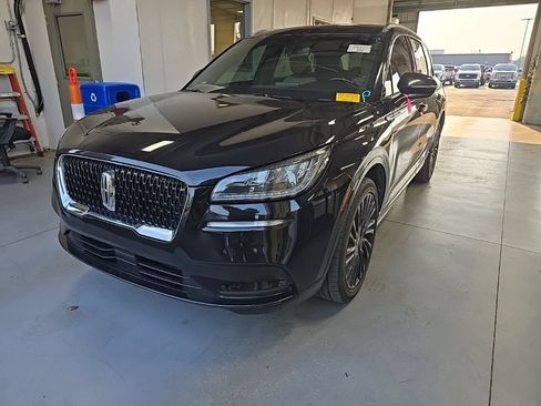 Used 2022 Lincoln Corsair Reserve AWD/4WD image 2