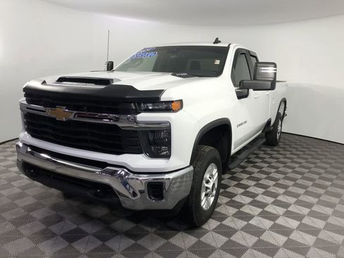 Used 2024 Chevrolet Silverado 2500 LT AWD/4WD image 8