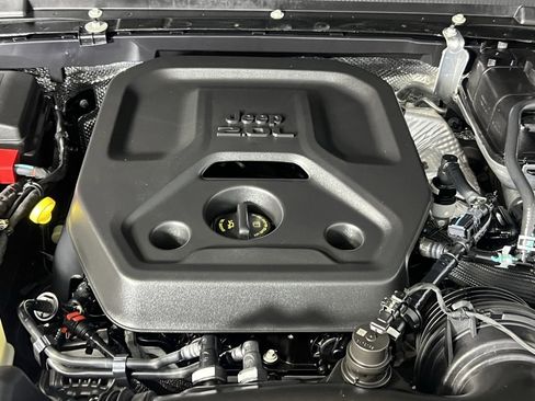 Certified 2025 Jeep Wrangler Unlimited Rubicon image 35