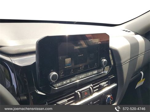 New 2025 Nissan Pathfinder SV image 18