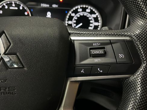 Used 2022 Mitsubishi Outlander ES image 13