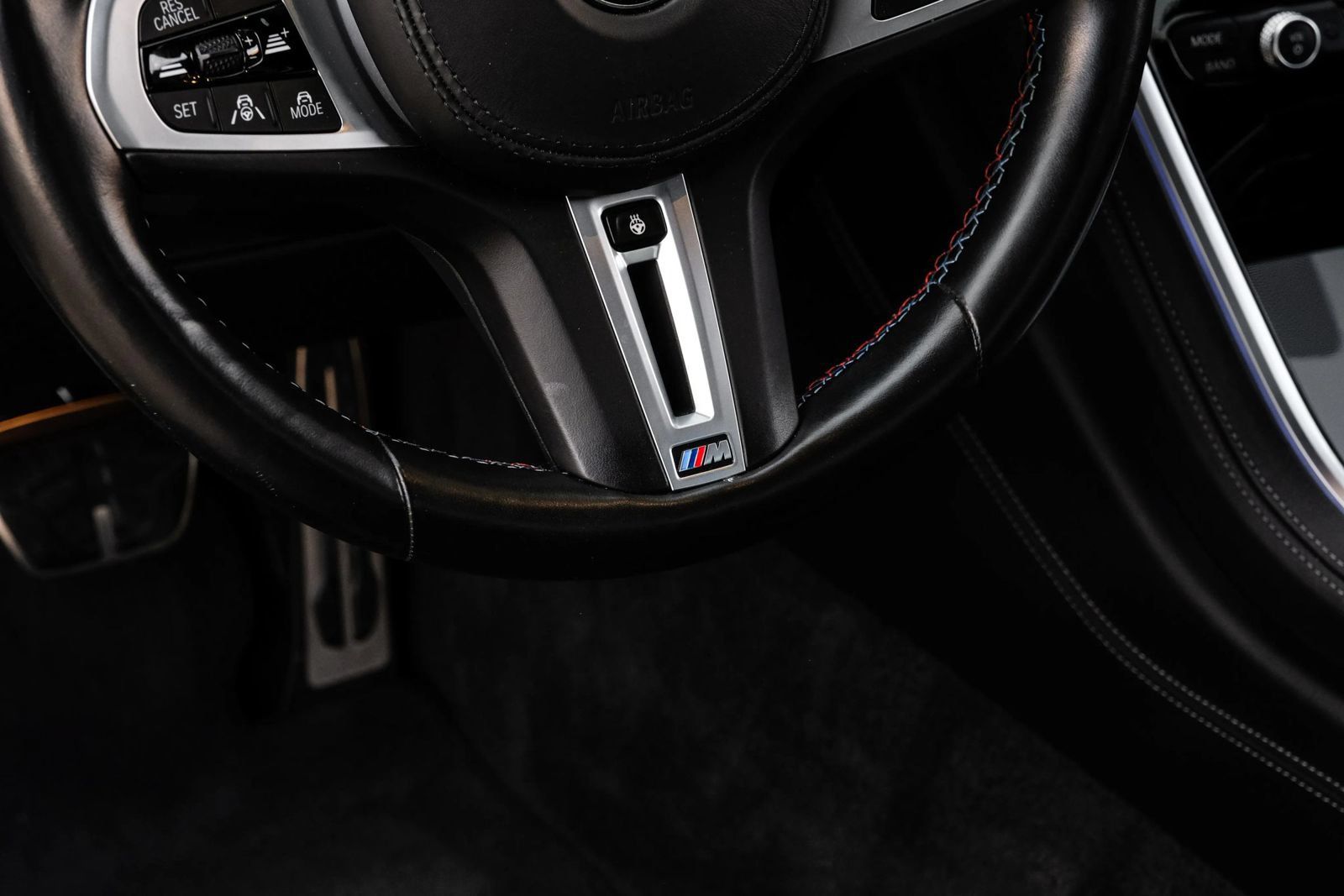 Used 2022 BMW M8 Competition w/ M Carbon Exterior Package AWD/4WD image 19