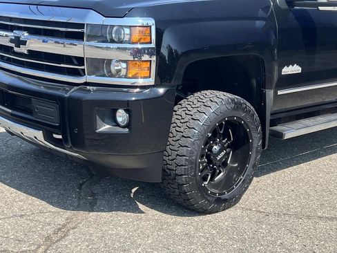 Used 2018 Chevrolet Silverado 2500 High Country w/ Duramax Plus Package AWD/4WD image 8