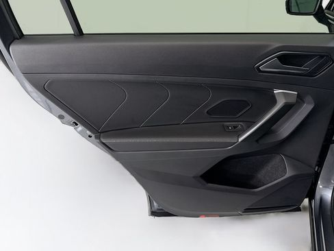 Certified 2024 Volkswagen Tiguan SE R-Line AWD/4WD image 24