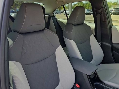 Used 2022 Toyota Corolla LE FWD image 25