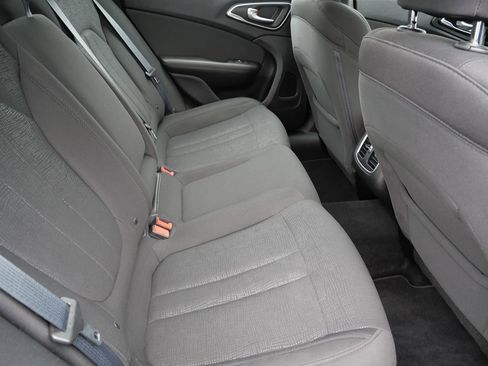 Used 2016 Chrysler 200 Limited w/ Convenience Group FWD image 28