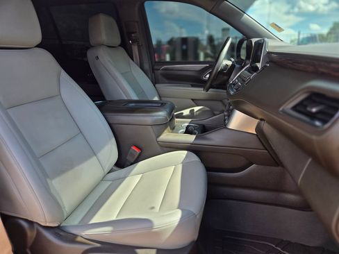 Used 2023 Chevrolet Tahoe LT w/ Luxury Package RWD image 10