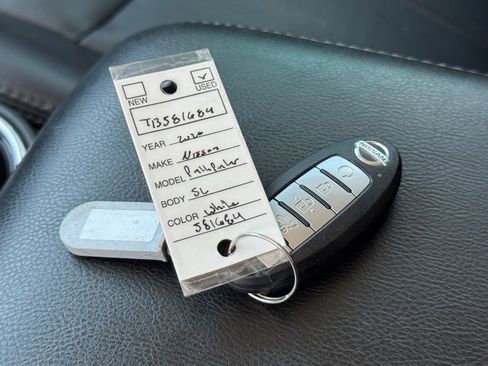 Used 2020 Nissan Pathfinder SL image 34