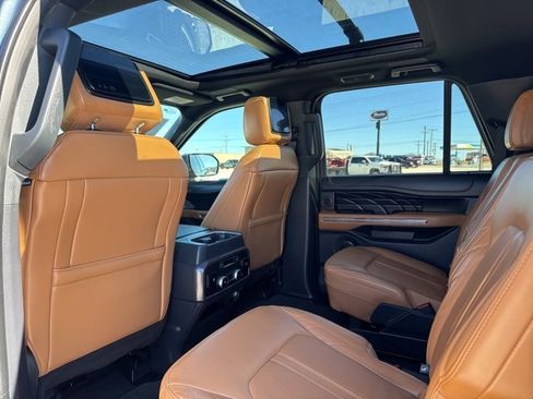 Used 2024 Ford Expedition Max Platinum image 10