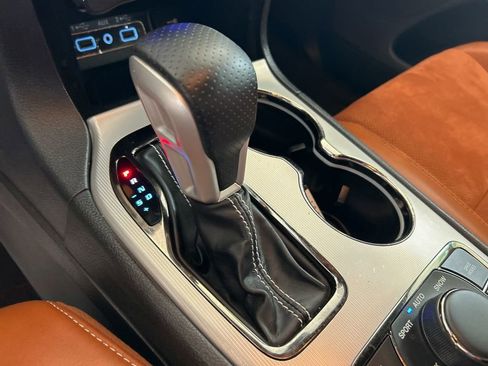 Used 2018 Jeep Grand Cherokee Trackhawk AWD/4WD image 8