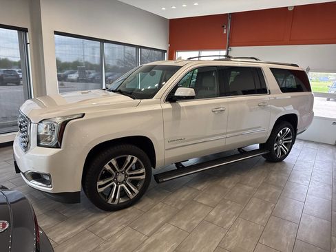 Used 2018 GMC Yukon XL Denali w/ Denali Ultimate Package image 4